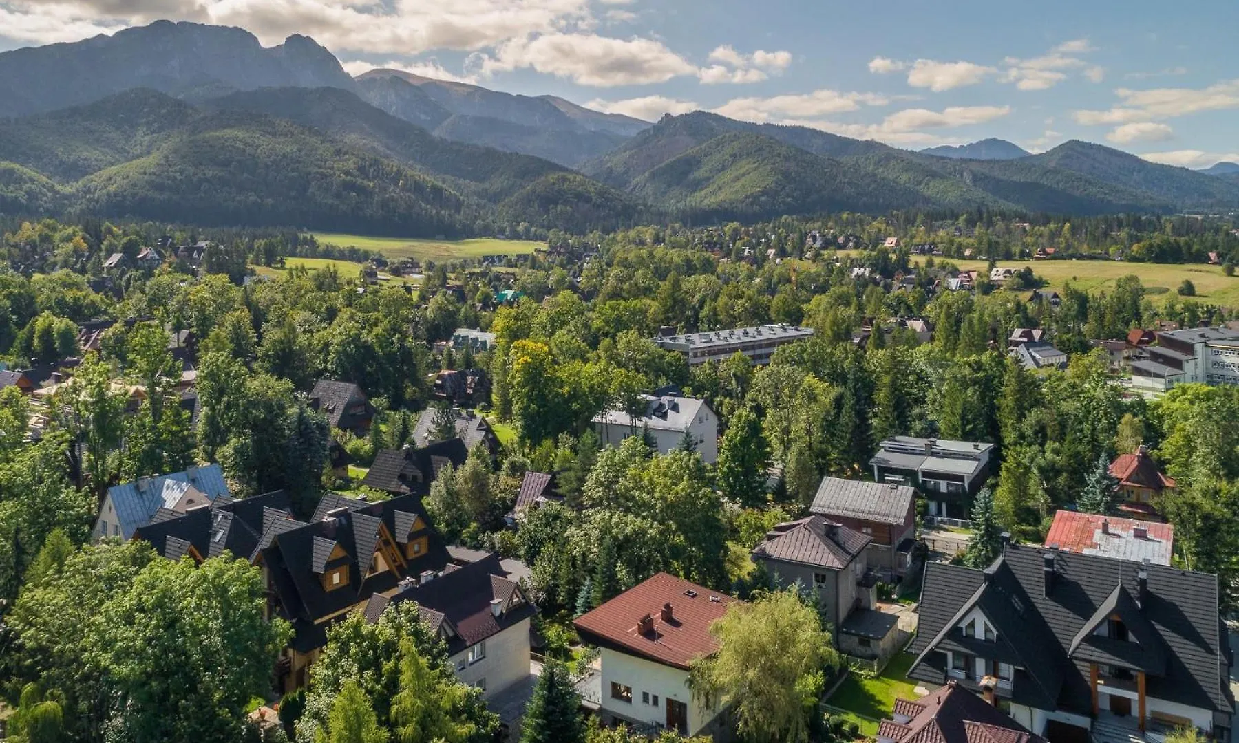 Large Apartment In Centre Of Zakopane By Rent Like Home