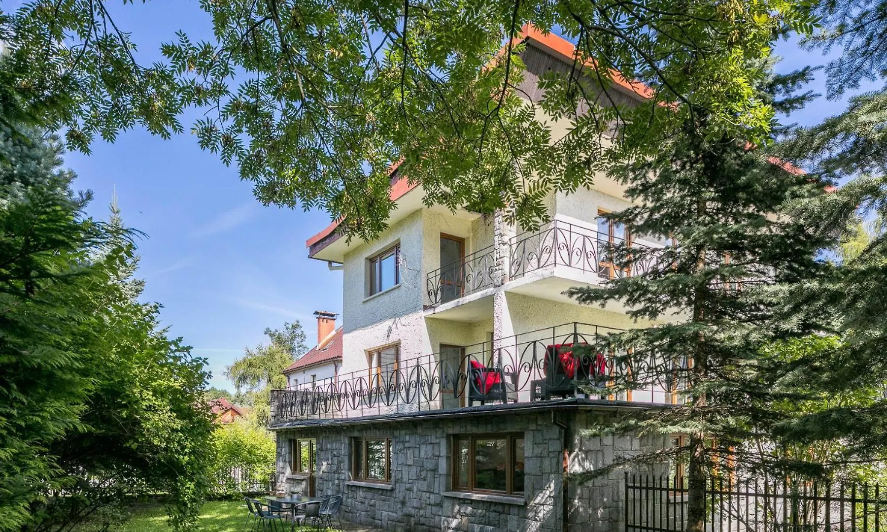Large Apartment In Centre Of Zakopane By Rent Like Home