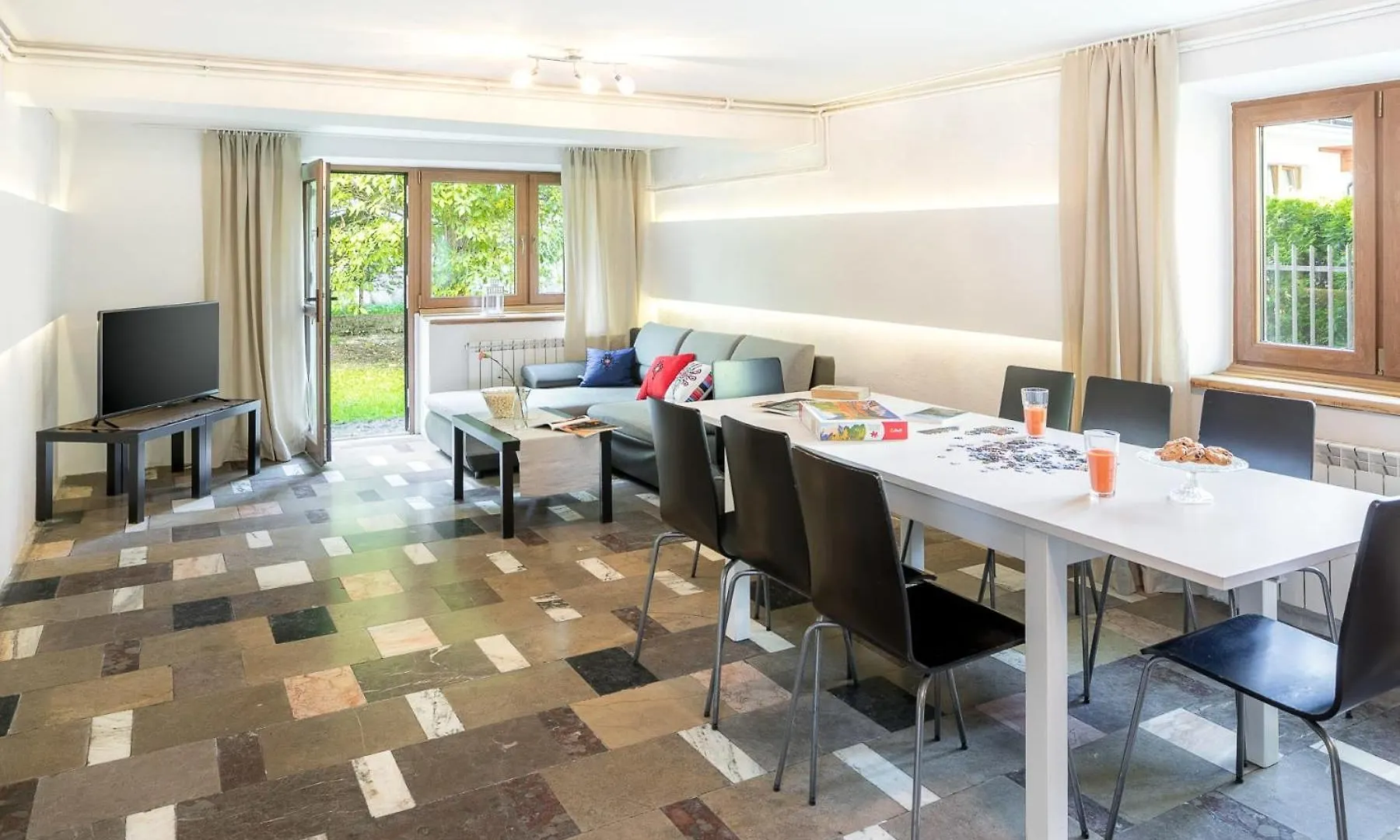 Large Apartment In Centre Of Zakopane By Rent Like Home