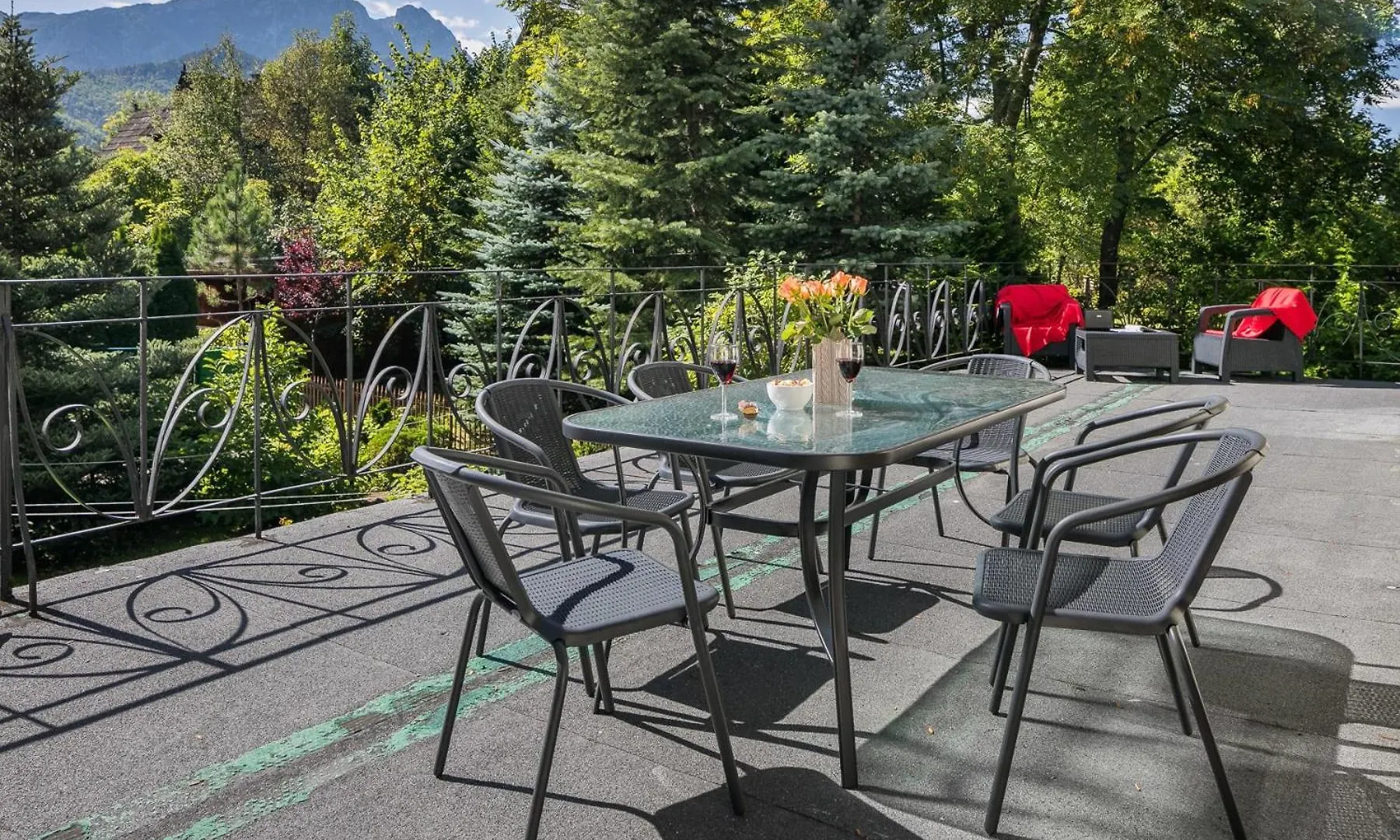 Large Apartment In Centre Of Zakopane By Rent Like Home